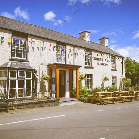 The Dudley Arms Hotel Llandrillo Екстериор снимка